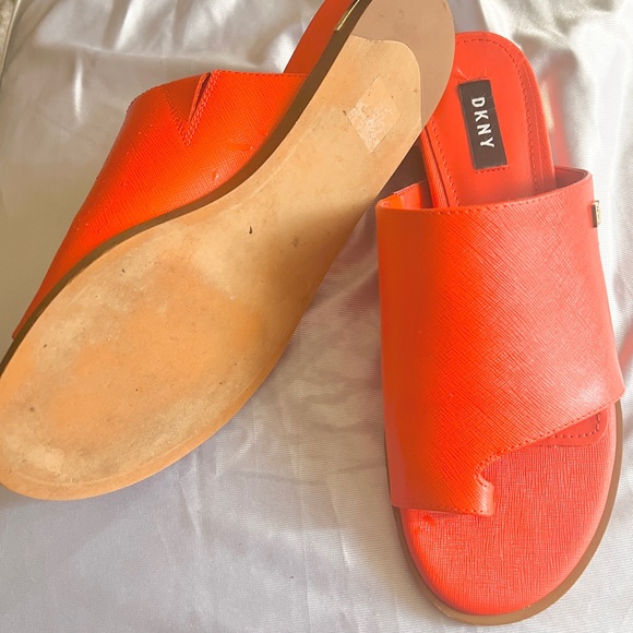 Women shoes size 8 slightly worn $20 each pair but the Mk boots are $100 - Picture 8 of 13